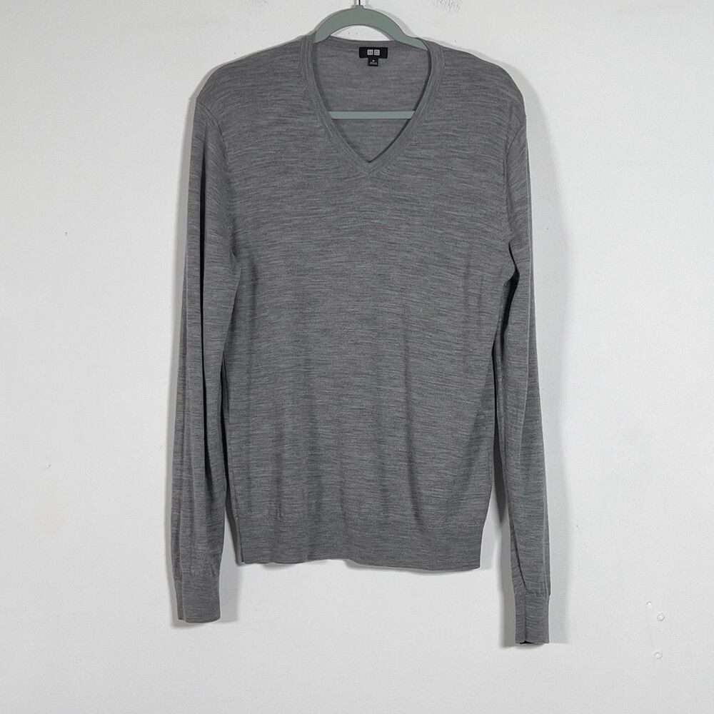Uniqlo 100% Wool V-Neck Sweater Mens Sz‎ M Gray Pullover Lightweight Long sleeve
